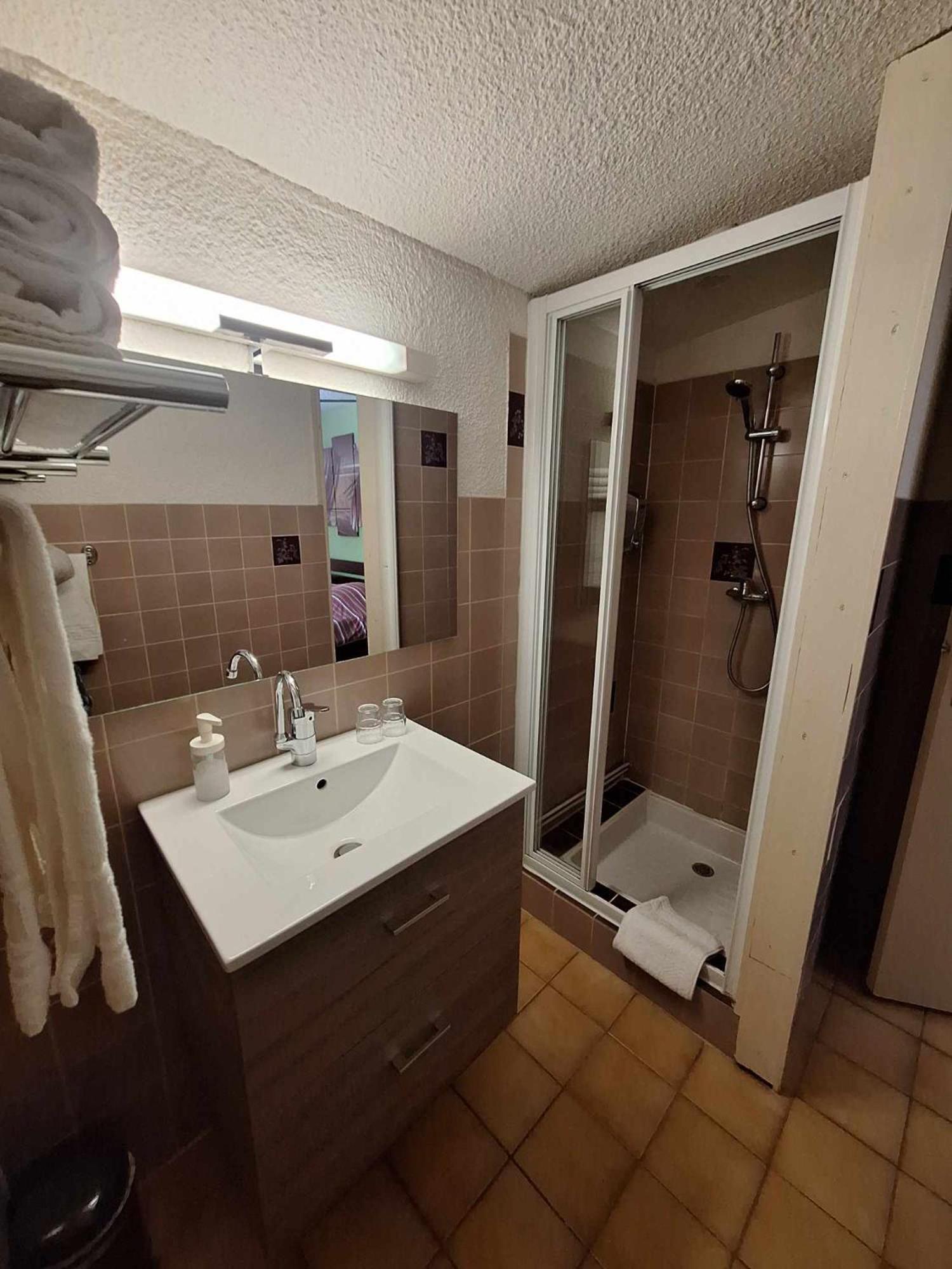 Hotel Le Connetable Сен-Бонне-ан-Шансор Экстерьер фото
